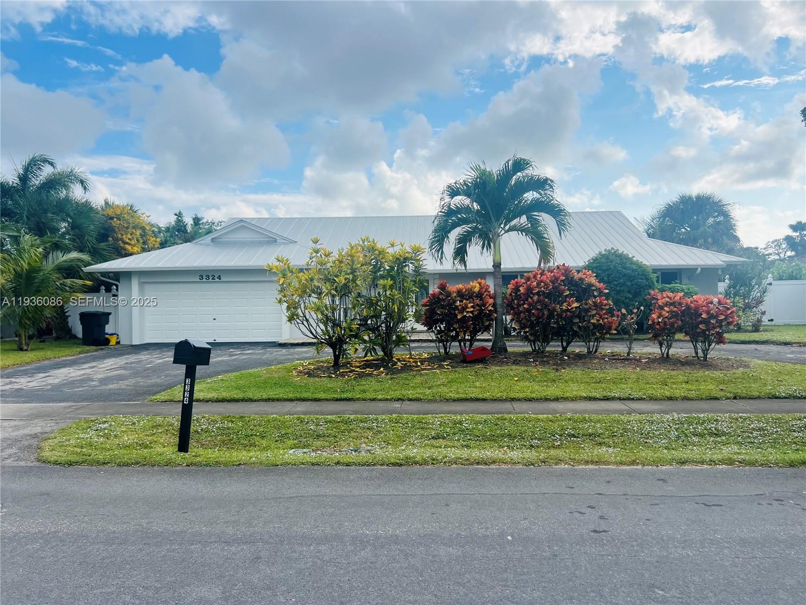 3324 Lakeview Blvd, Delray Beach FL 33445