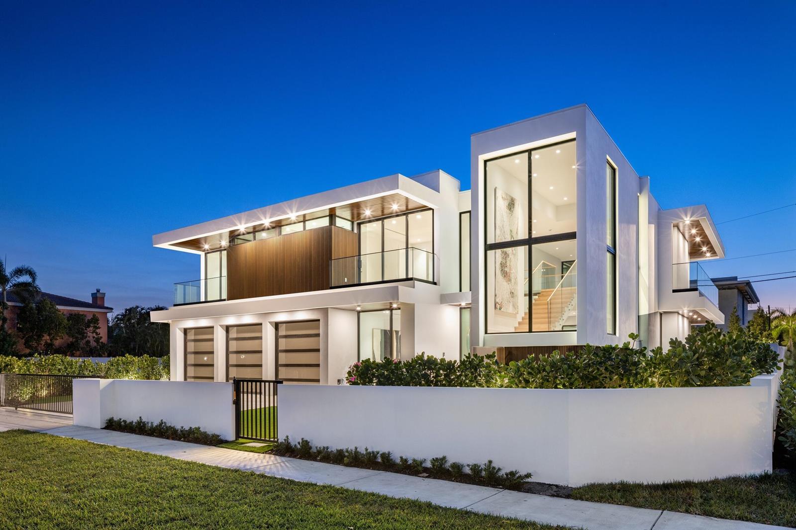 1099 NE 4th Avenue, Boca Raton FL 33432