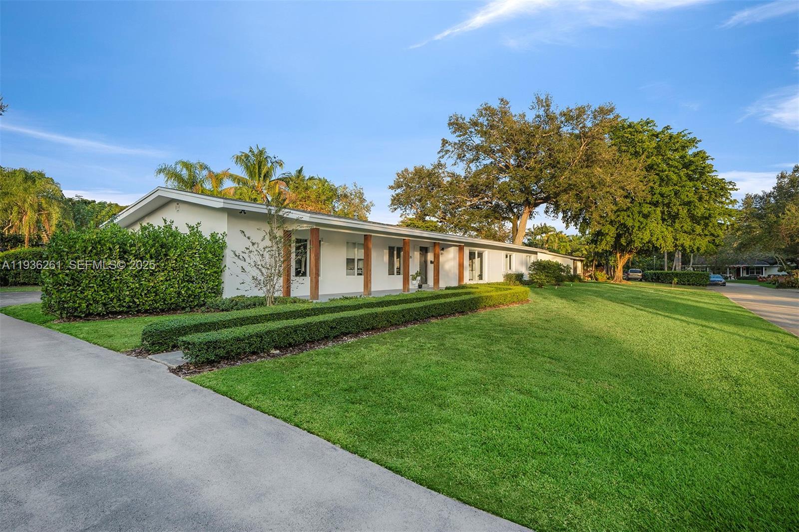 5835 SW 100th Ter, Pinecrest FL 33156 photo 2