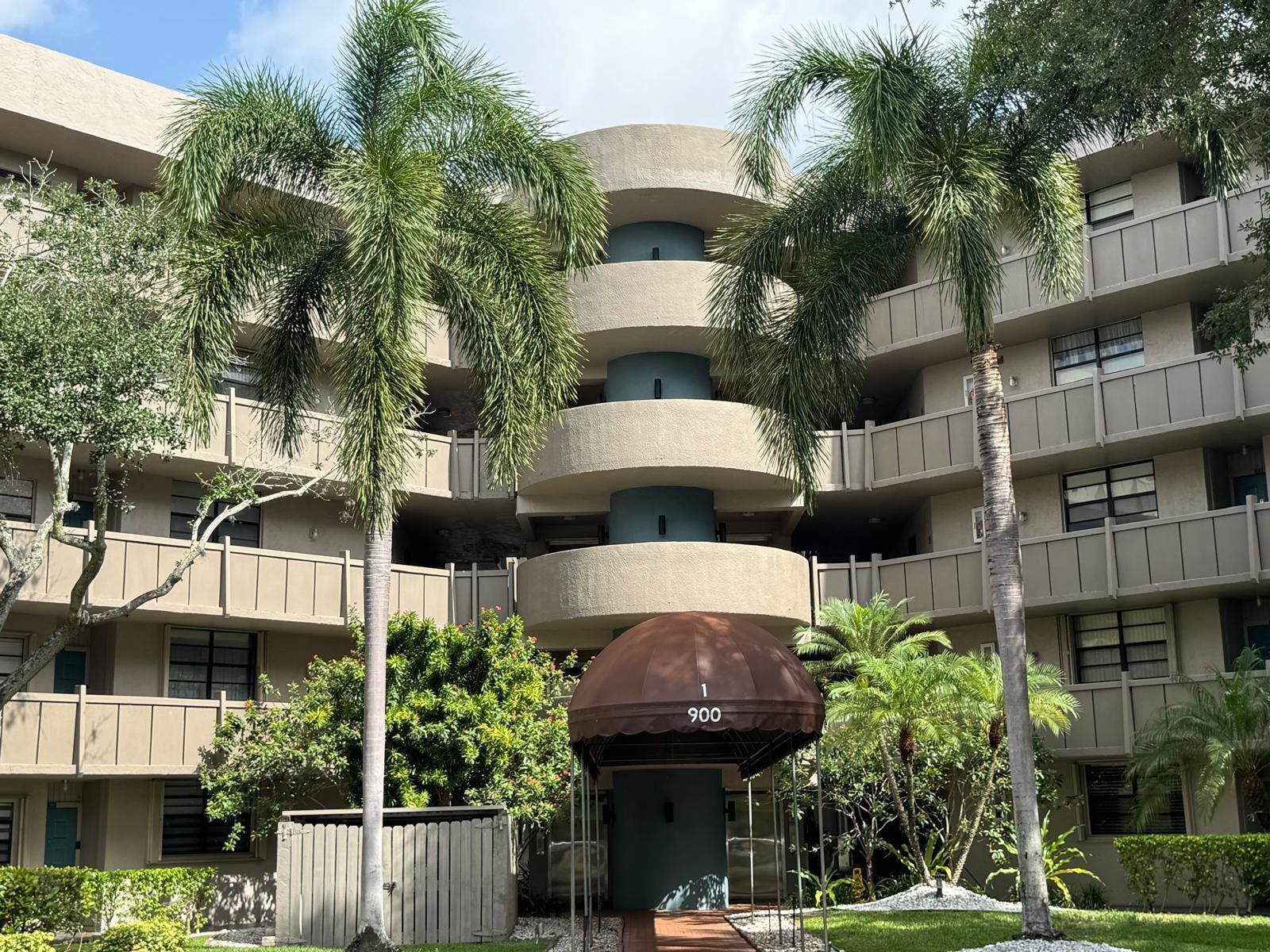 900 Colony Point Circle # 407, Pembroke Pines FL 33026