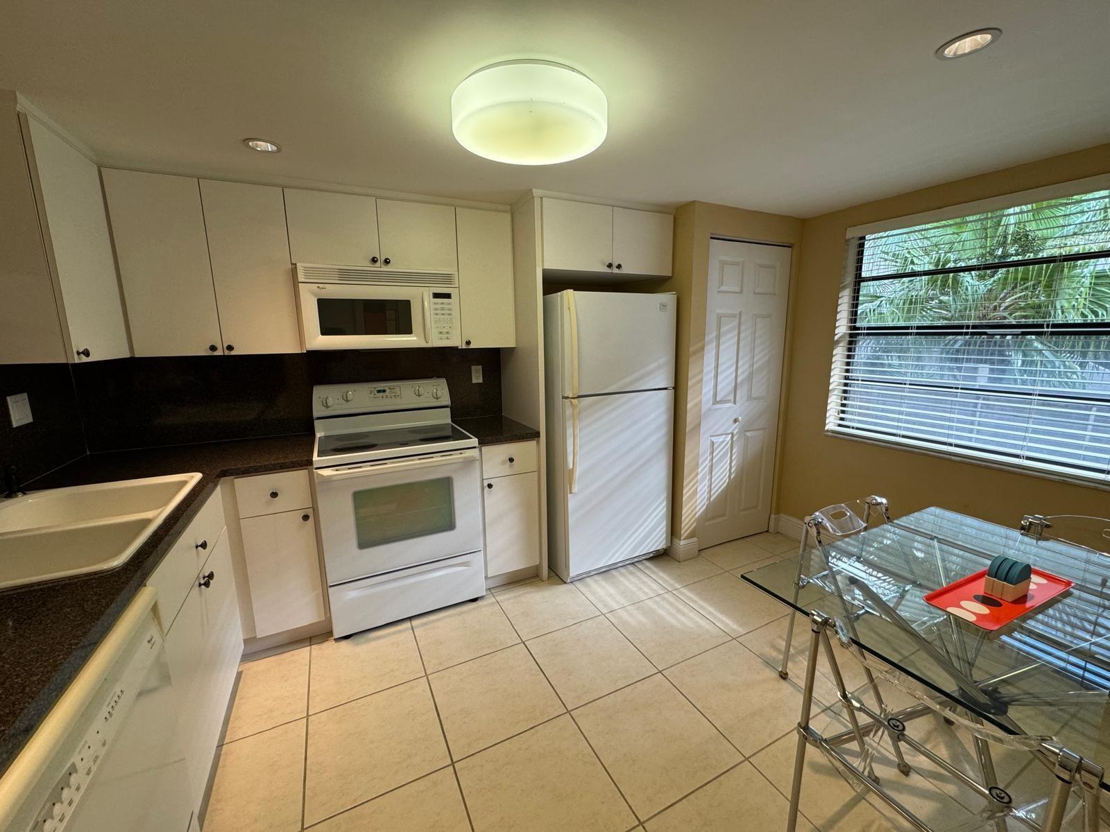 900 Colony Point Circle # 407, Pembroke Pines FL 33026 photo 4