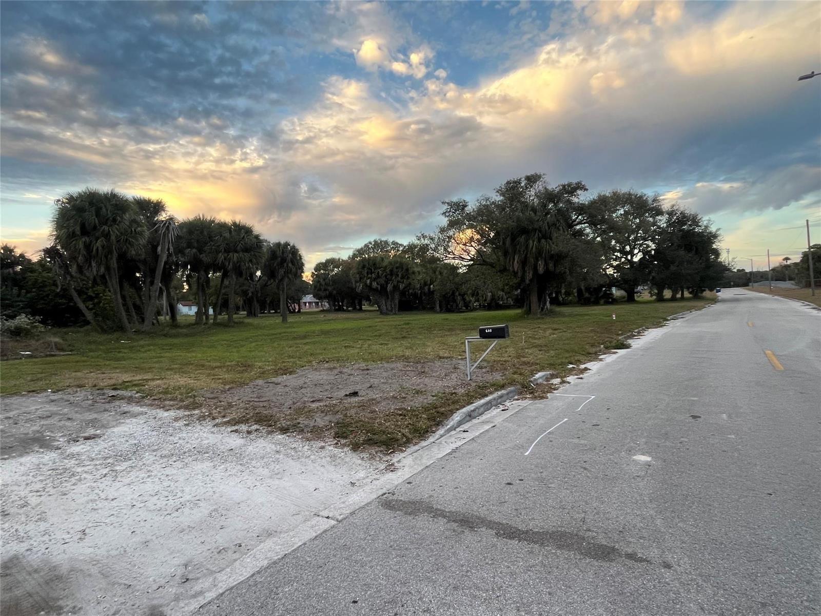 605 N 8th Street, Fort Pierce FL 34950 photo 5