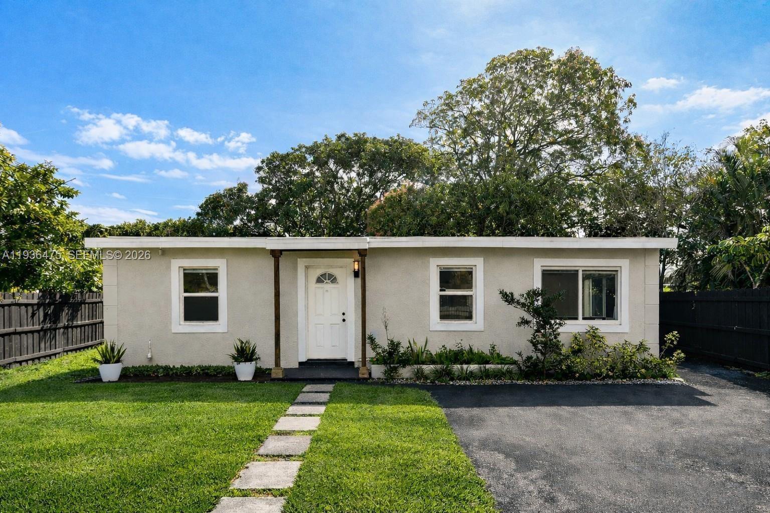1032 NW 11th Pl, Fort Lauderdale FL 33311 photo 2