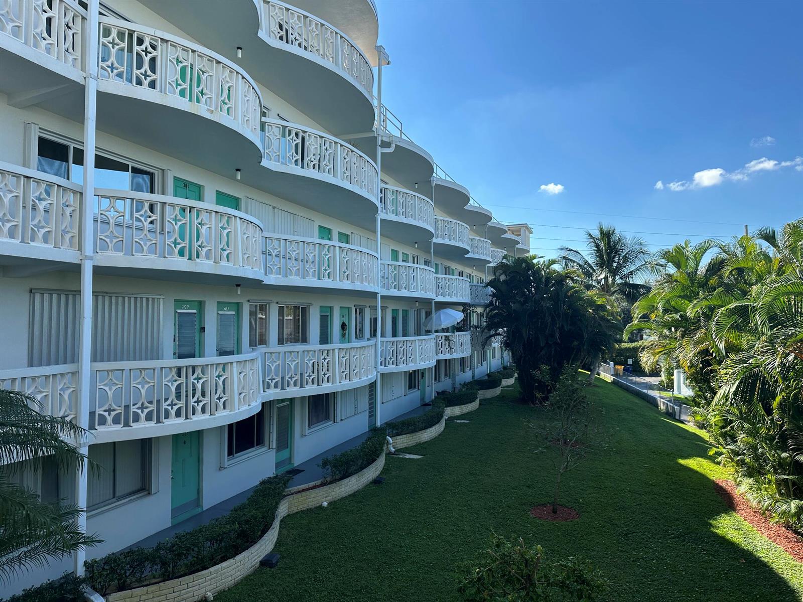 2381 Sunset Avenue # 216, Lake Worth FL 33461 photo 2