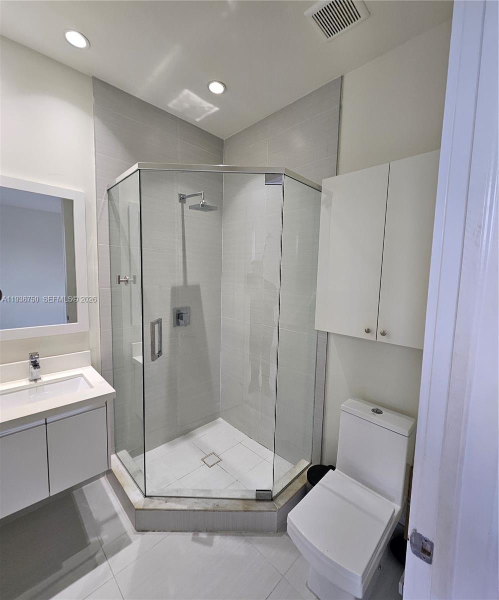 6410 NW 105th Pl, Doral FL 33178 photo 2
