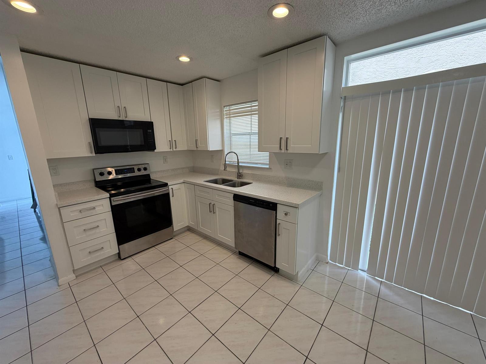 3780 Amalfi Drive # 3780, Hollywood FL 33021 photo 3