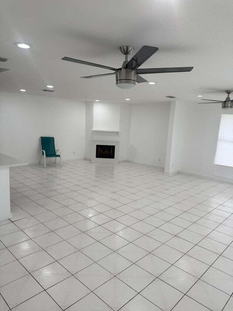 1334 N Mangonia Drive Drive, West Palm Beach FL 33401 photo 3