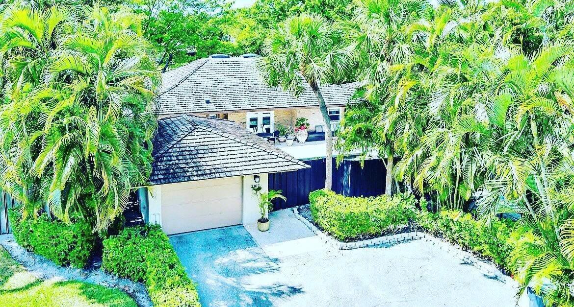 2107 Wightman Drive, Wellington FL 33414 photo 3