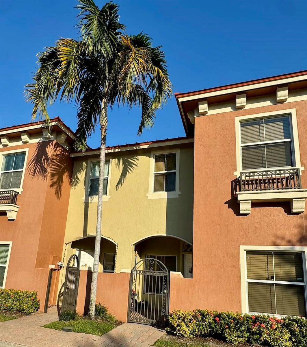 136 Monterey Bay Drive, Boynton Beach FL 33426 photo 2