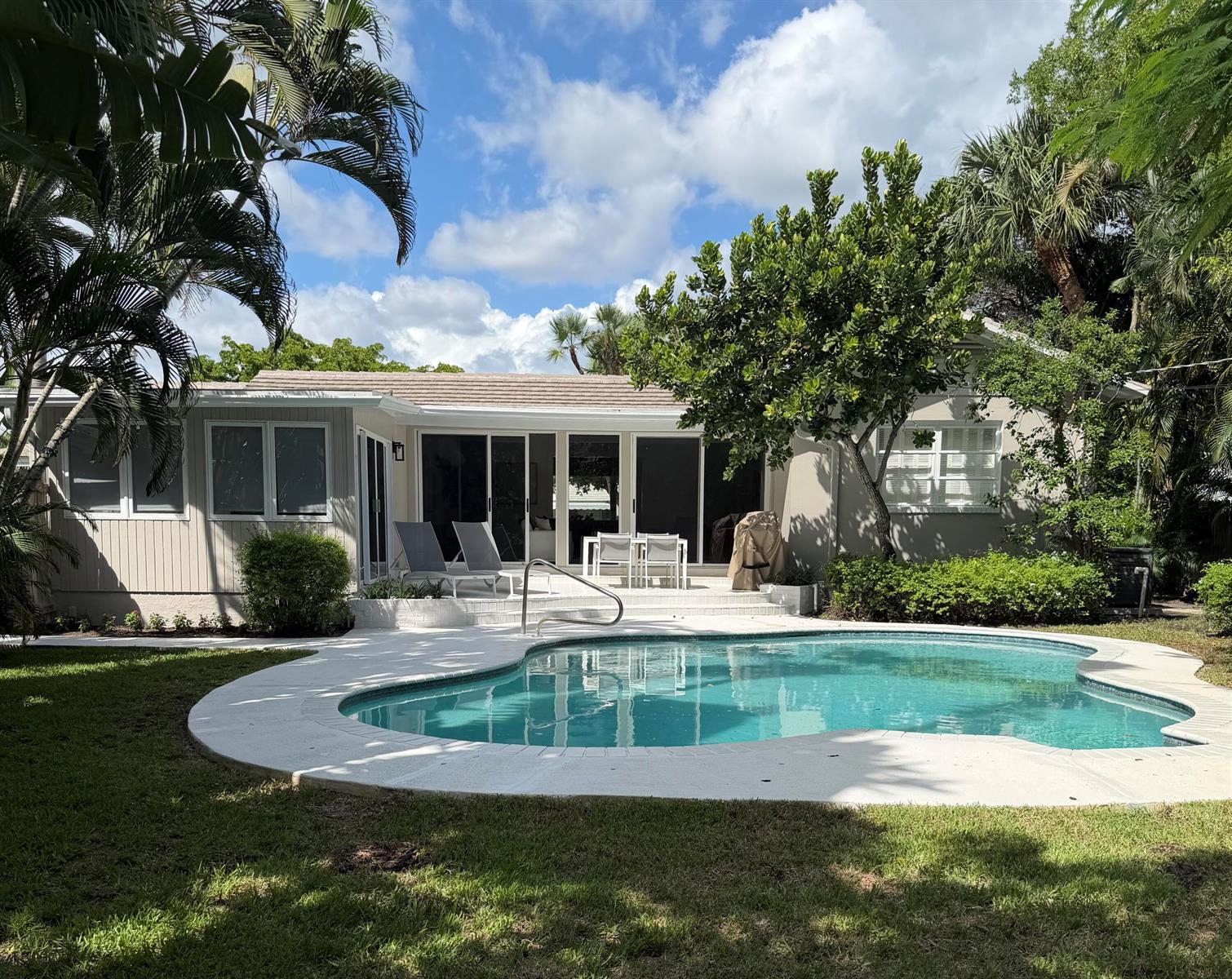 210 Miramar Way, West Palm Beach FL 33405