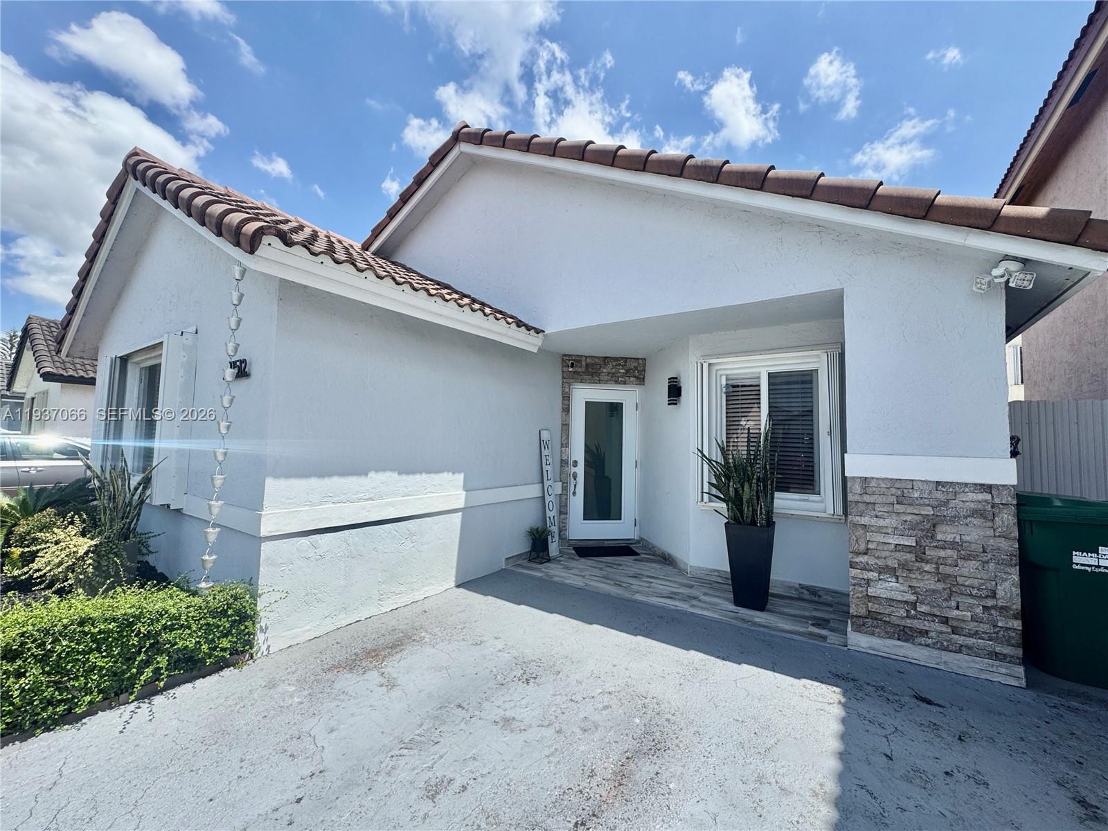 11512 SW 6th St, Sweetwater FL 33174 photo 2