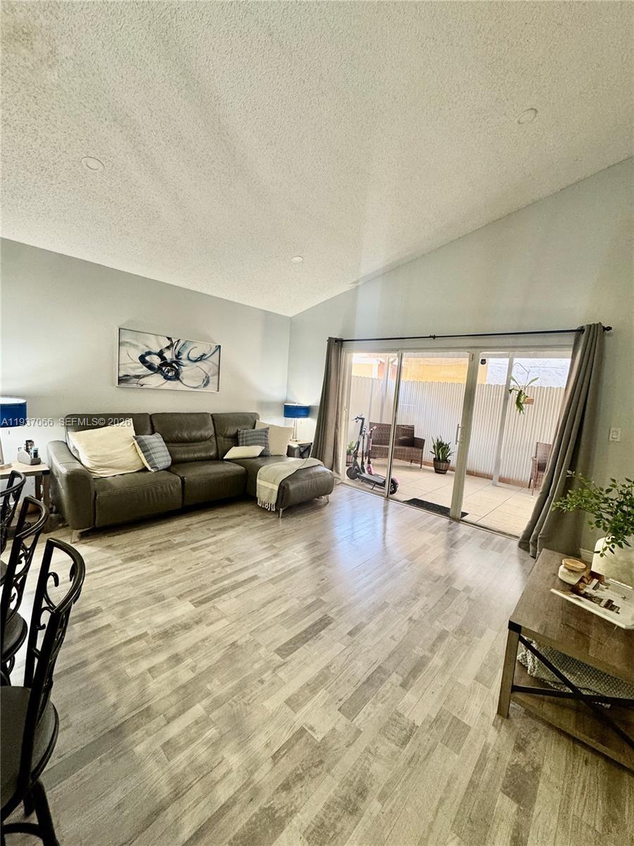 11512 SW 6th St, Sweetwater FL 33174 photo 3