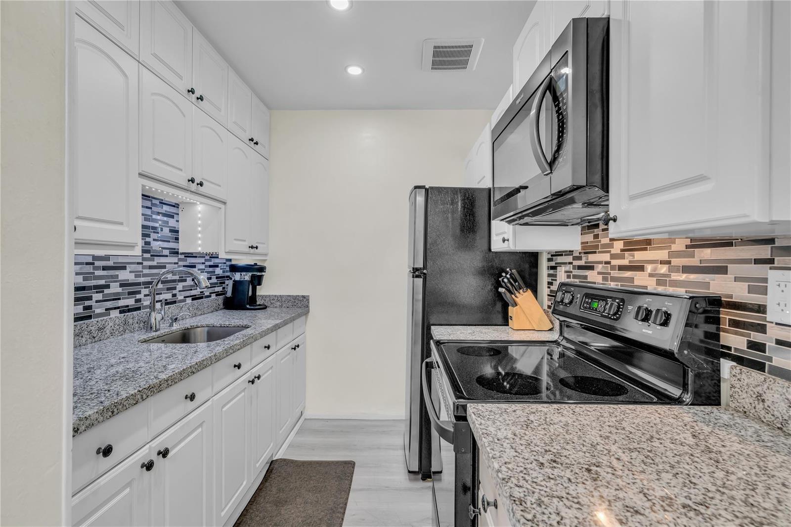 1050 SW 11th Street # 1L, Hallandale Beach FL 33009 photo 4