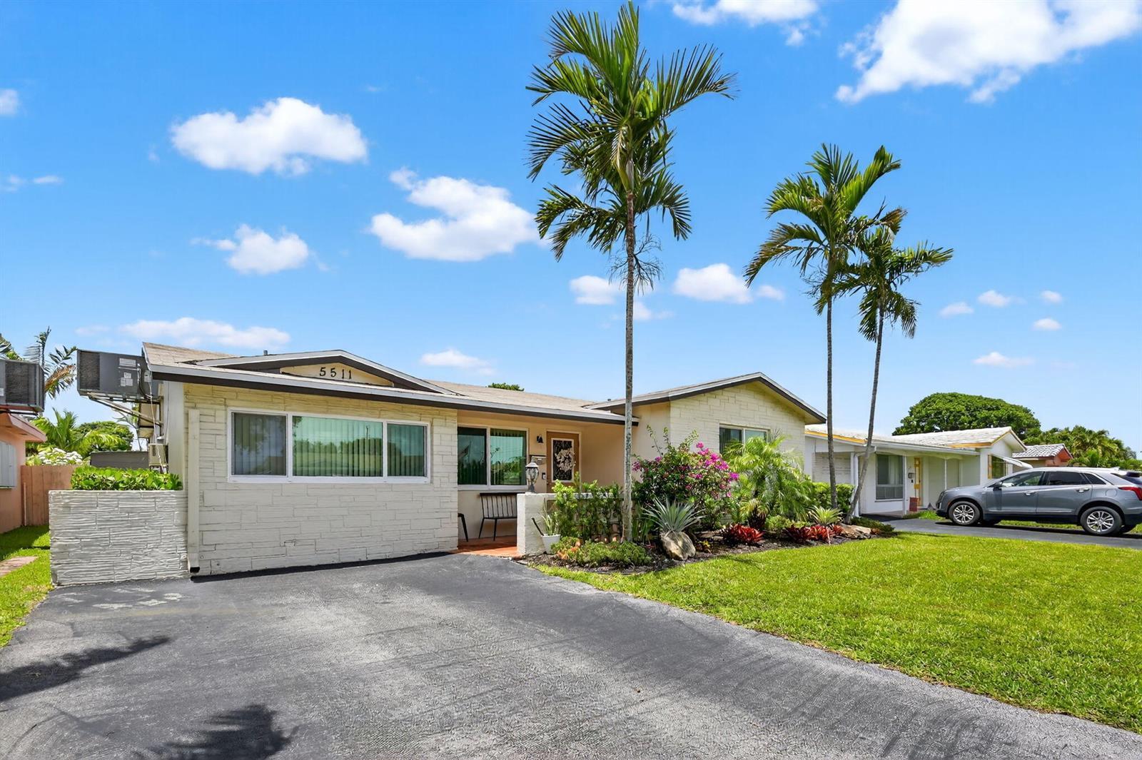 5511 Van Buren Street, Hollywood FL 33021 photo 2