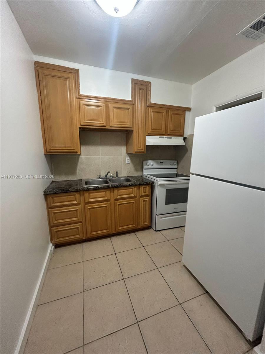 1220 NE 110th Ter # B, Miami FL 33161 photo 2