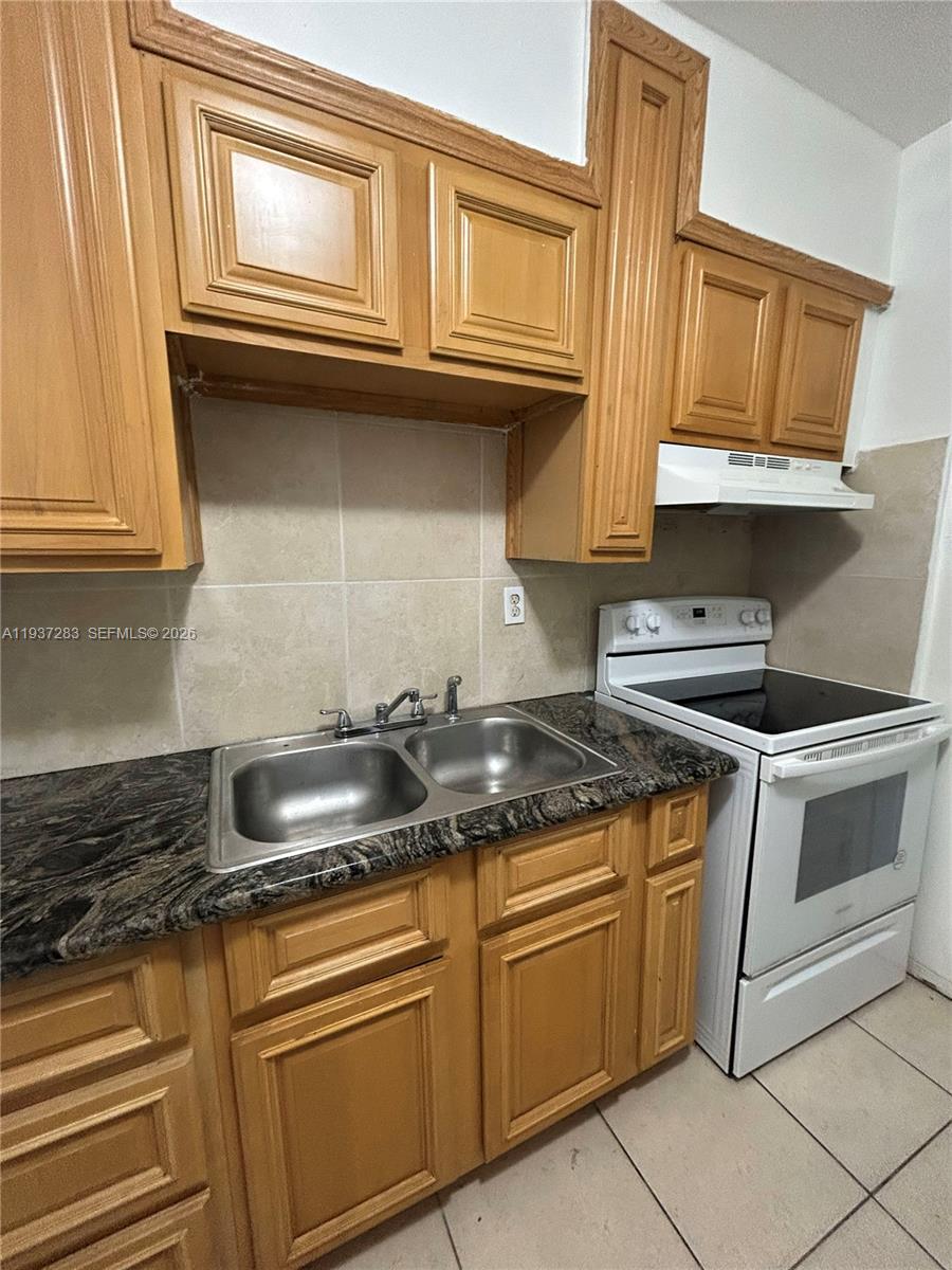 1220 NE 110th Ter # B, Miami FL 33161