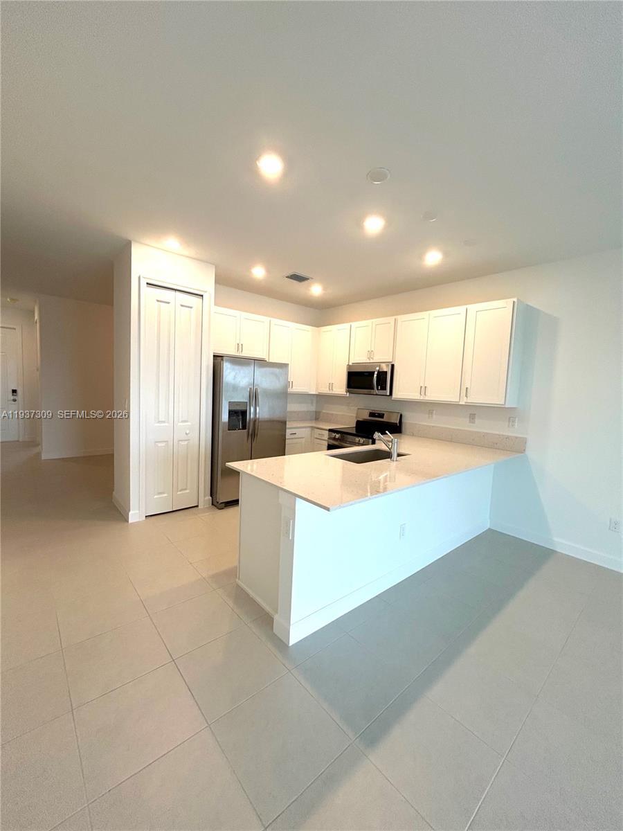 6412 Seabright Ter # 310, Fort Pierce FL 34946 photo 2