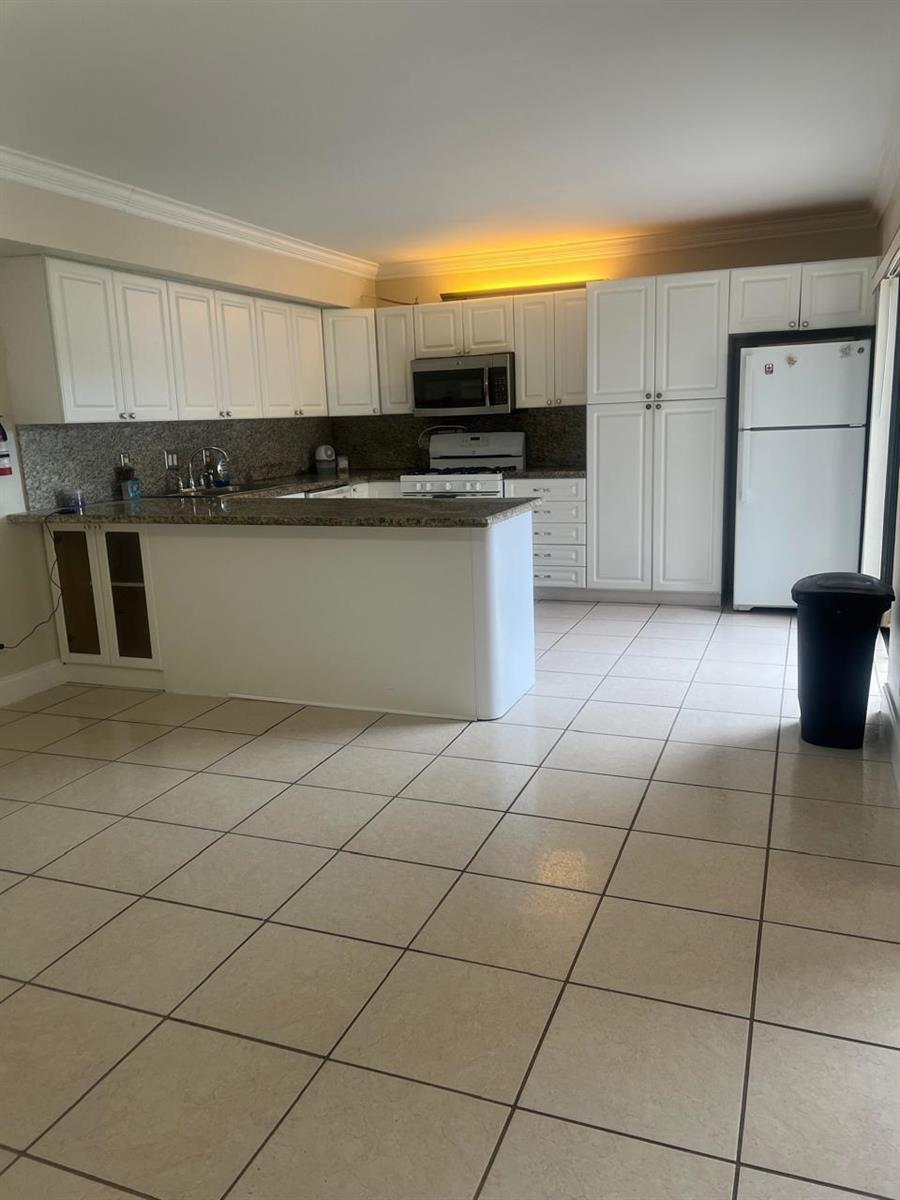 6322 Seven Springs Boulevard # B, FL 33463 photo 2