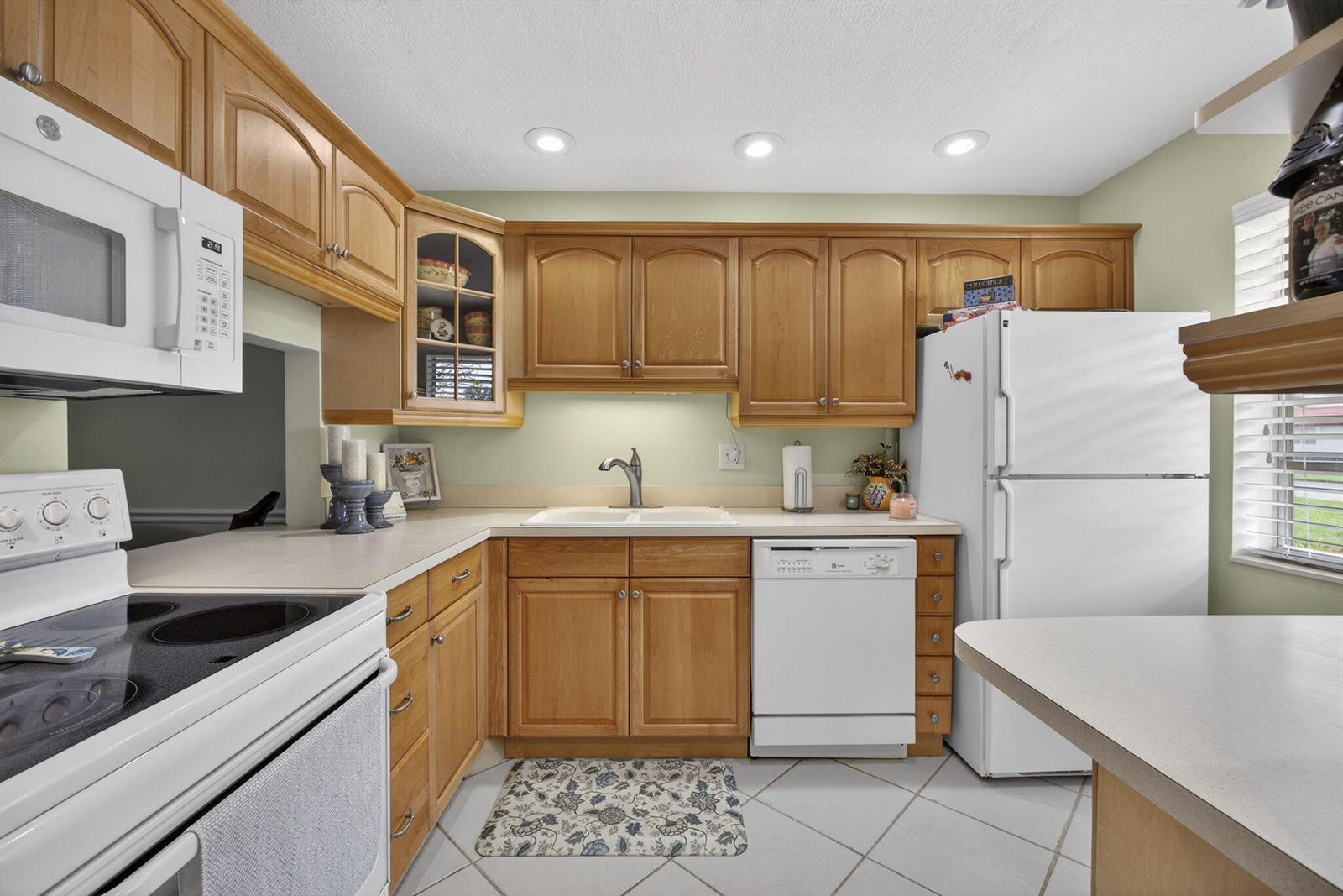 135 Lake Anne Drive, West Palm Beach FL 33411 photo 5
