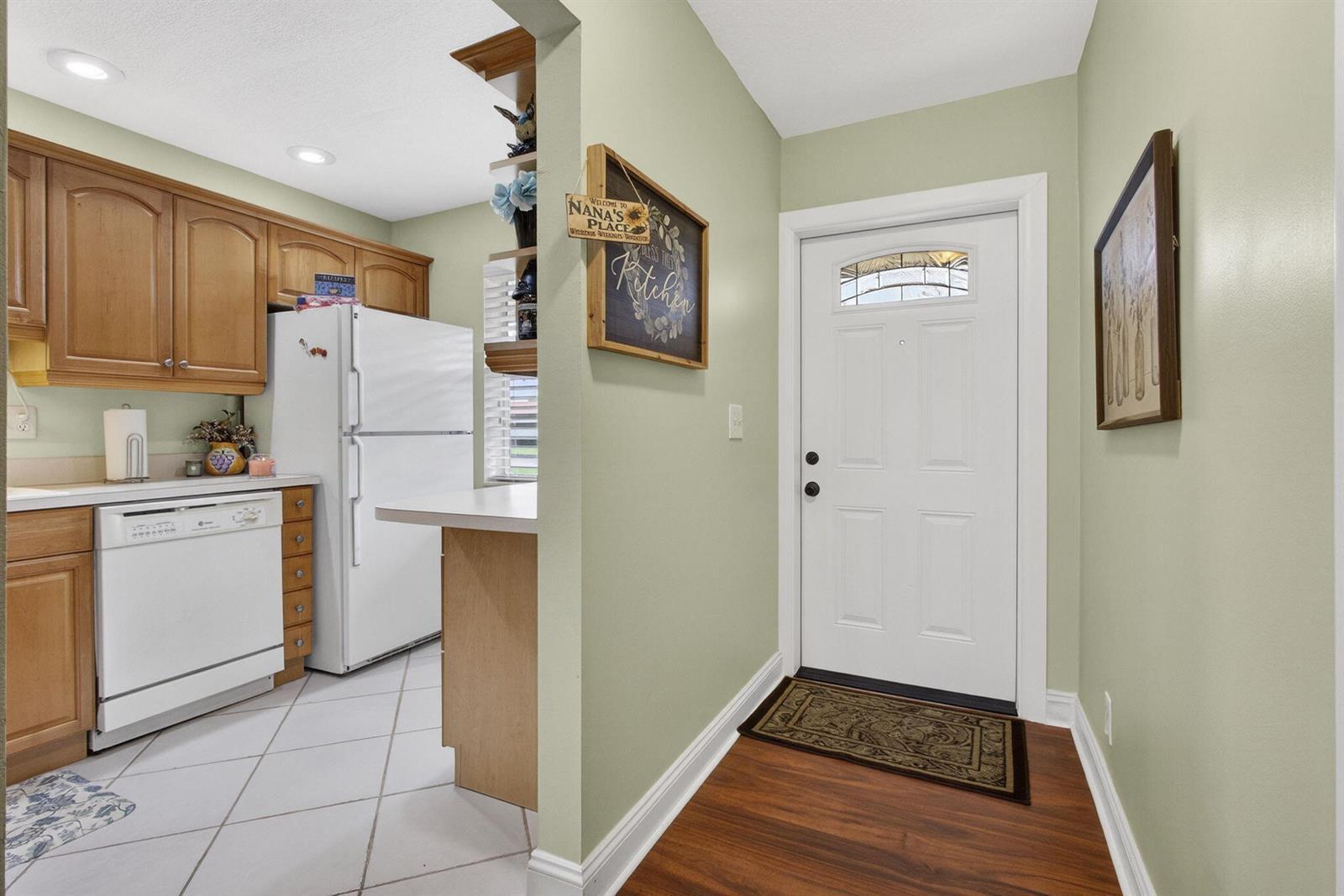 135 Lake Anne Drive, West Palm Beach FL 33411 photo 4