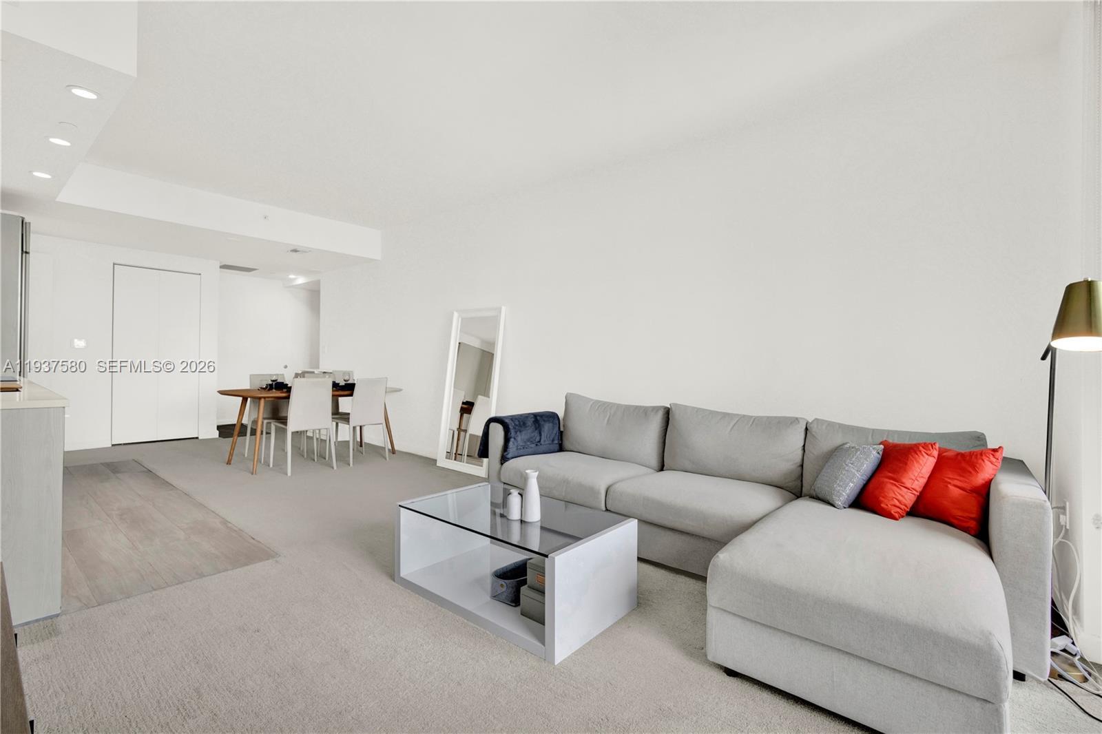 45 SW 9th St # 1609, Miami FL 33130 photo 3