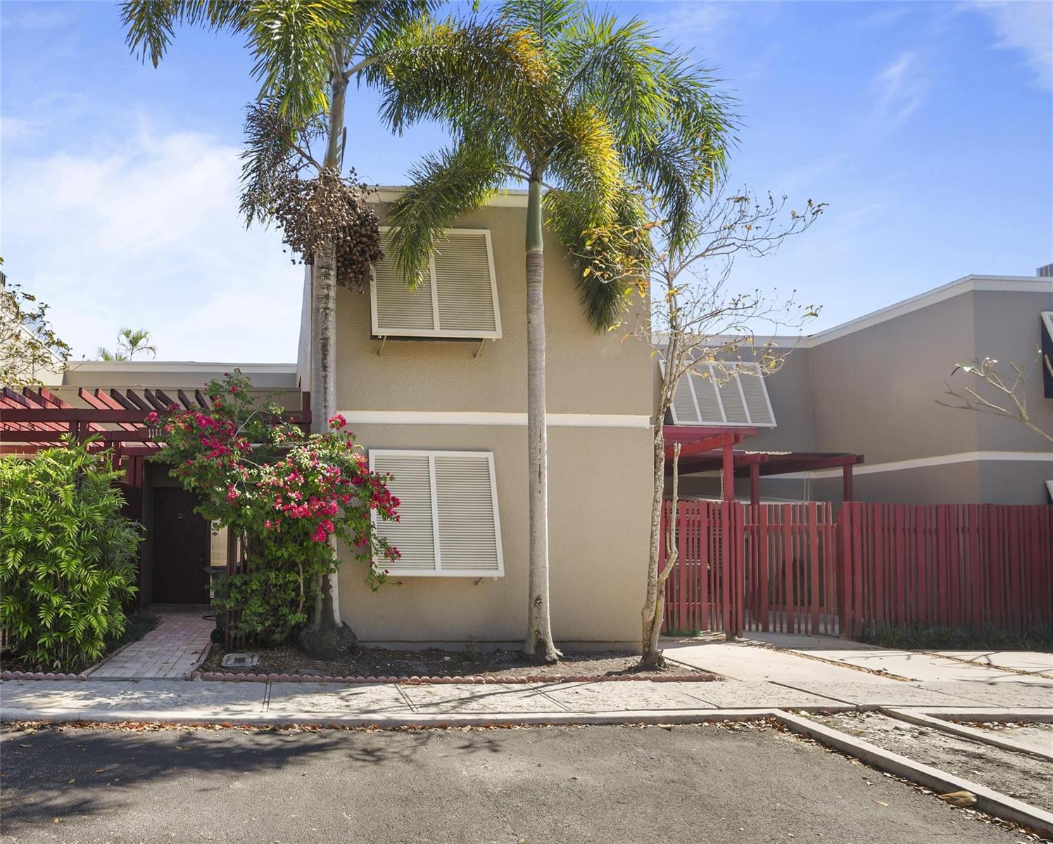 1111 Windward Drive, Pembroke Pines FL 33026 photo 3