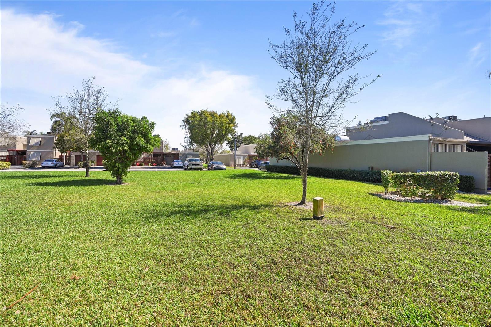 1111 Windward Drive, Pembroke Pines FL 33026 photo 5