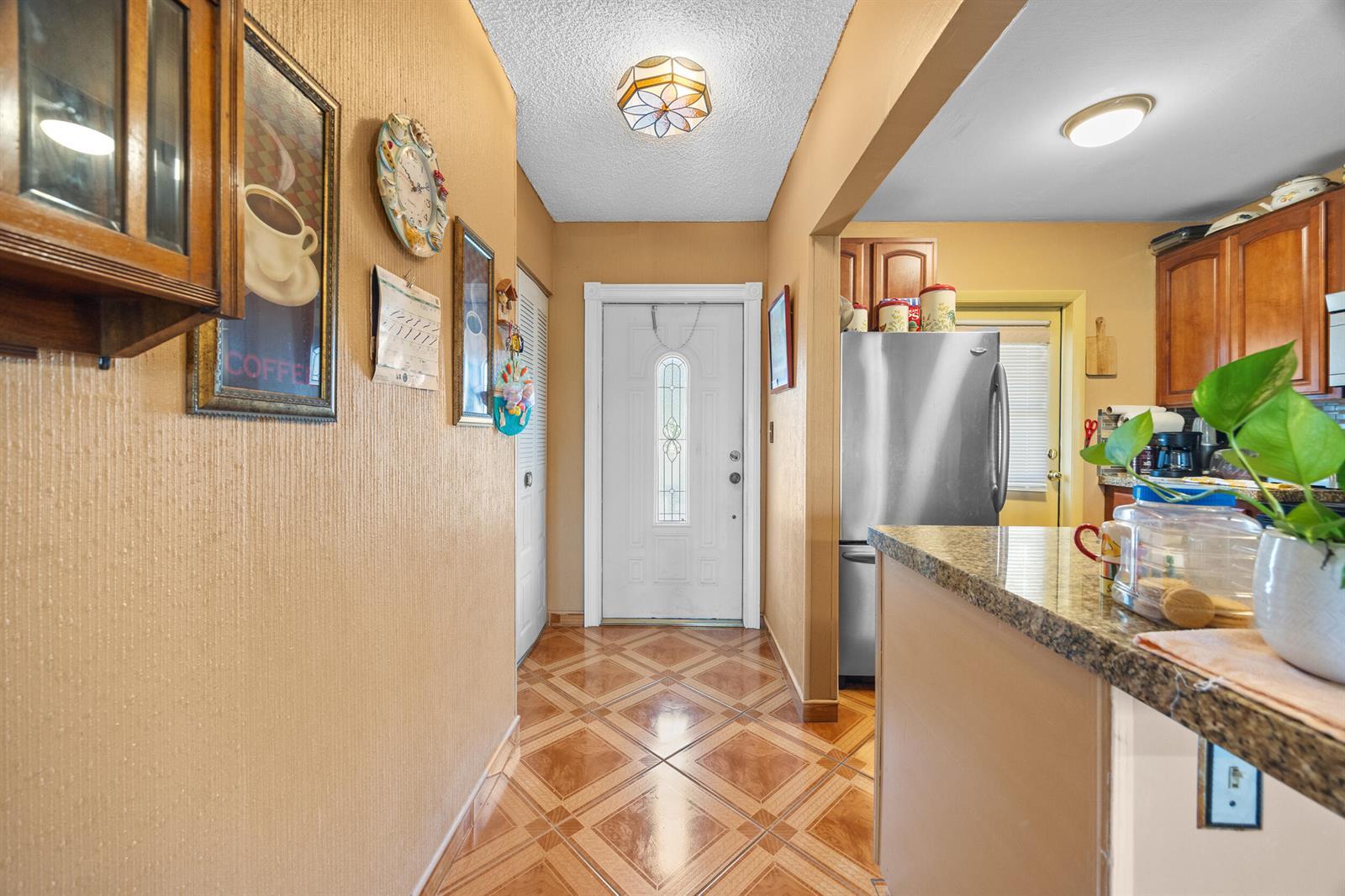3405 NW 48 Avenue # J514, Lauderdale Lakes FL 33319