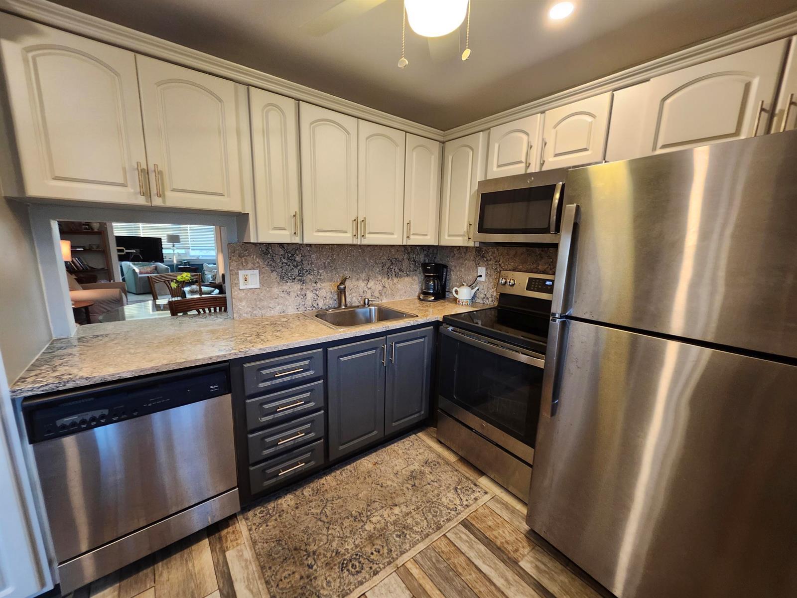300 NE 26th Avenue # 305, Boynton Beach FL 33435 photo 2