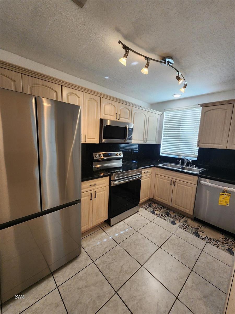 119 Hidden Court Road, Hollywood FL 33023 photo 2