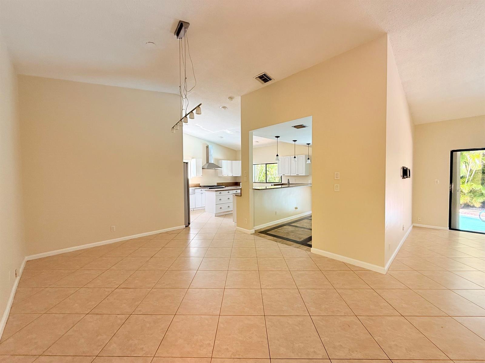 71 Laredo Lane, Boca Raton FL 33487 photo 5