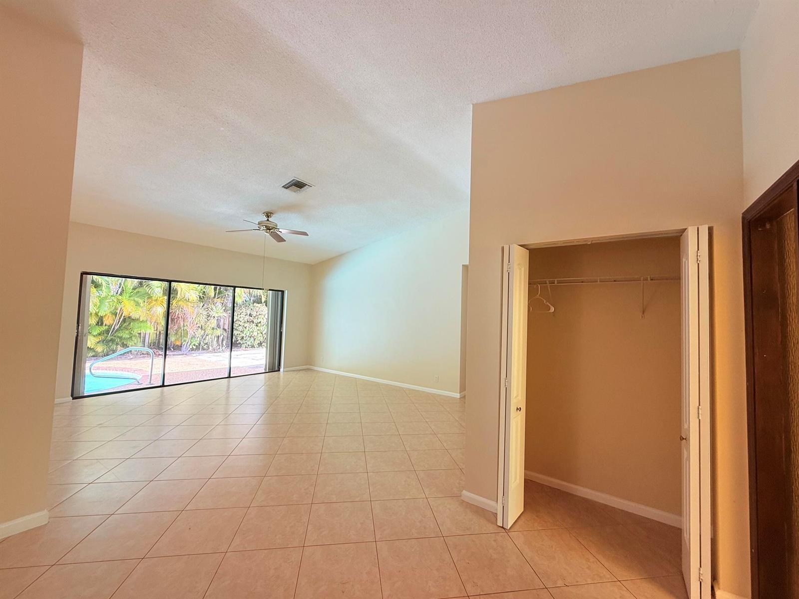 71 Laredo Lane, Boca Raton FL 33487 photo 4