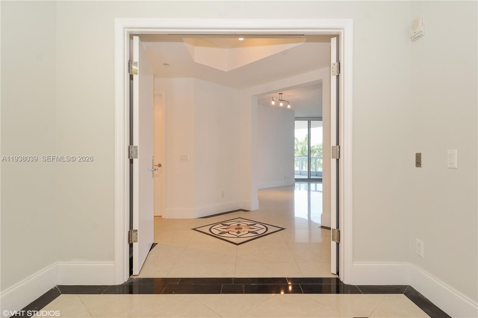 21200 Point Pl # 404, Aventura FL 33180