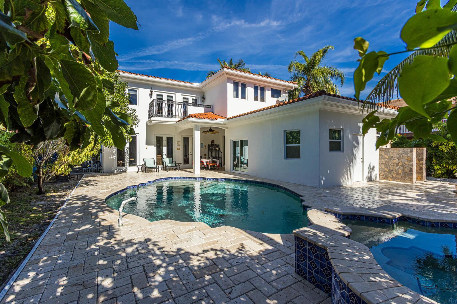860 E Park Drive, Boca Raton FL 33432 photo 2
