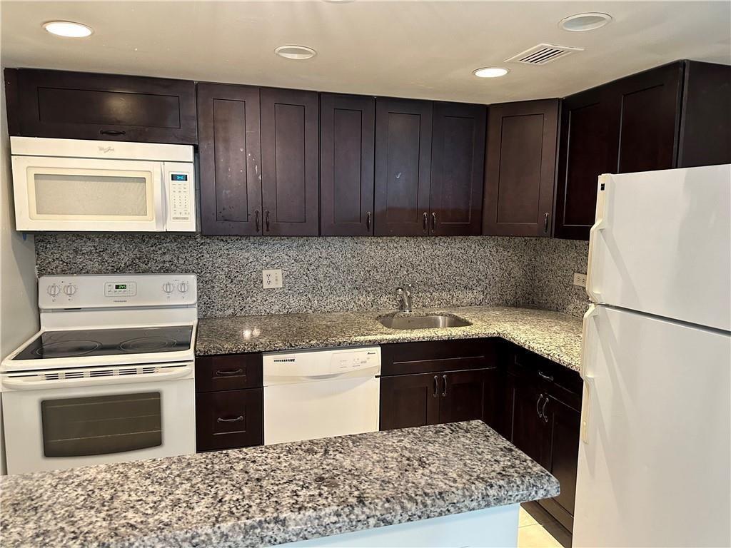 3680 Inverrary Drive # 3r, Lauderhill FL 33319