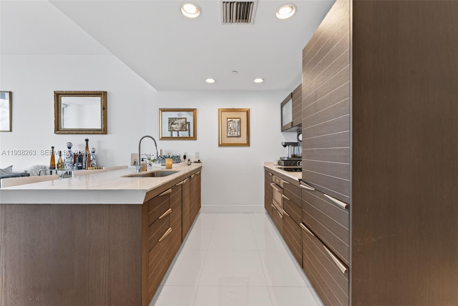 200 Biscayne Boulevard Way # 4414, Miami FL 33131 photo 3