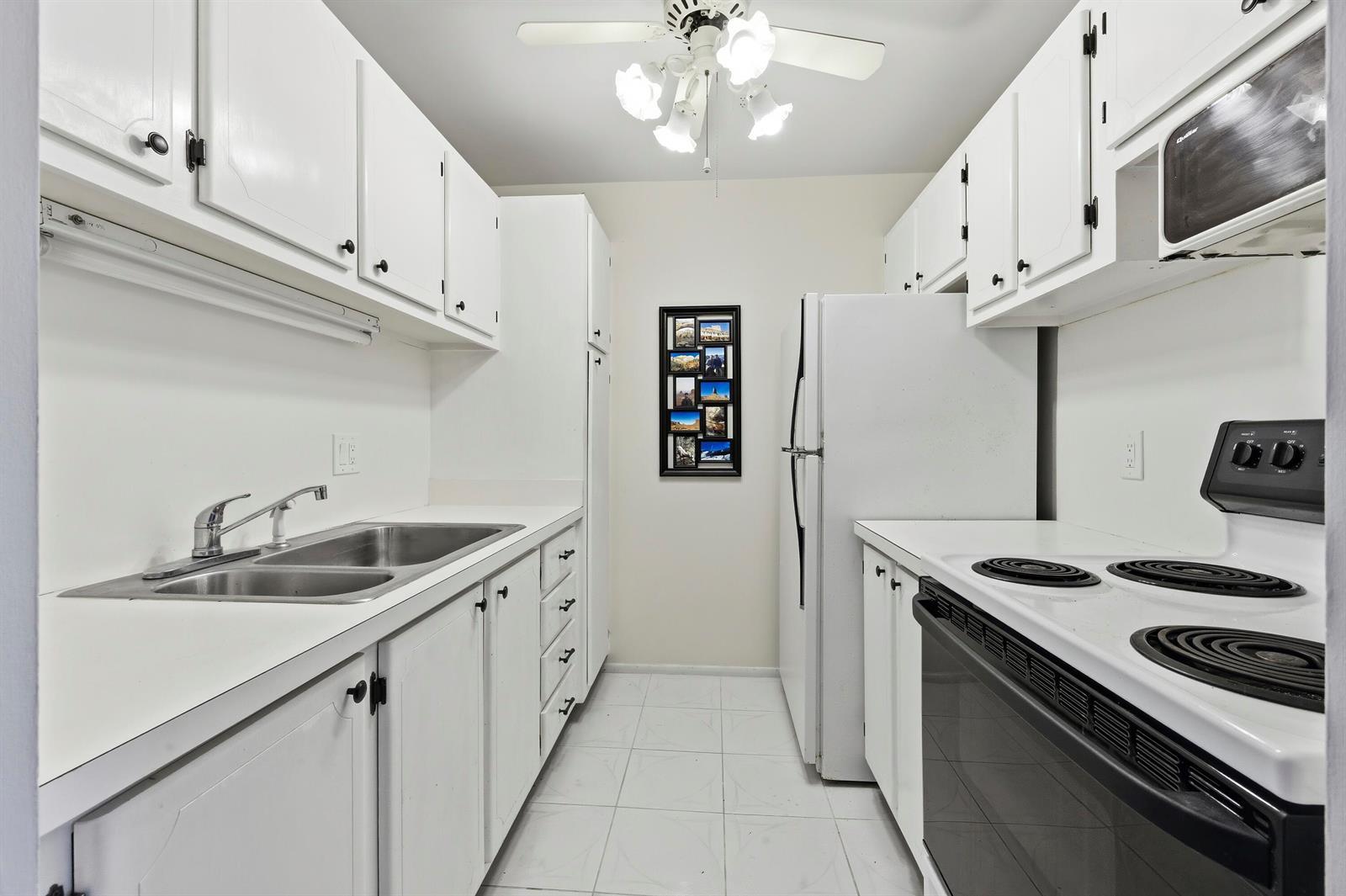 100 Doolen Court # 203, North Palm Beach FL 33408 photo 5