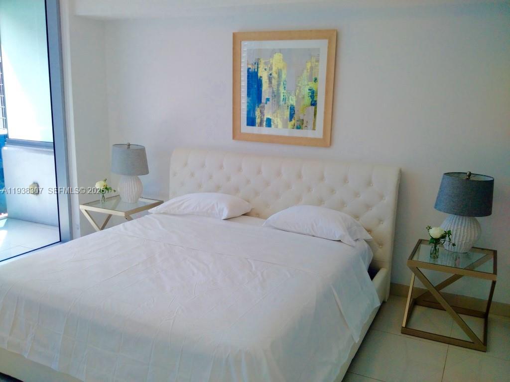 200 Biscayne Boulevard Way # 906, Miami FL 33131 photo 2