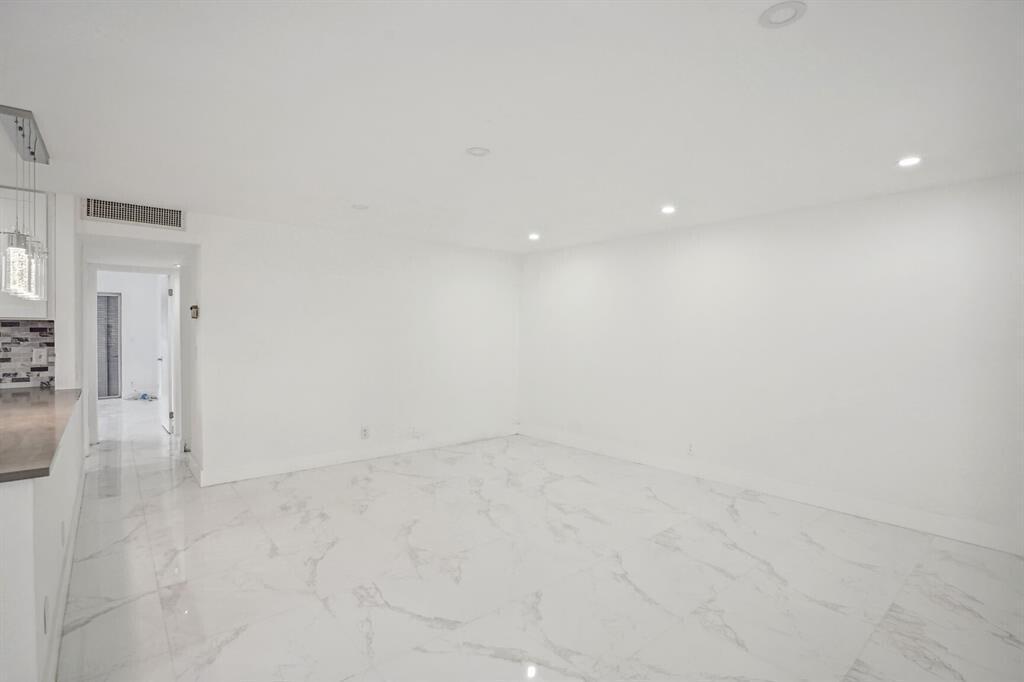 100 Monaco C, Delray Beach FL 33446 photo 2