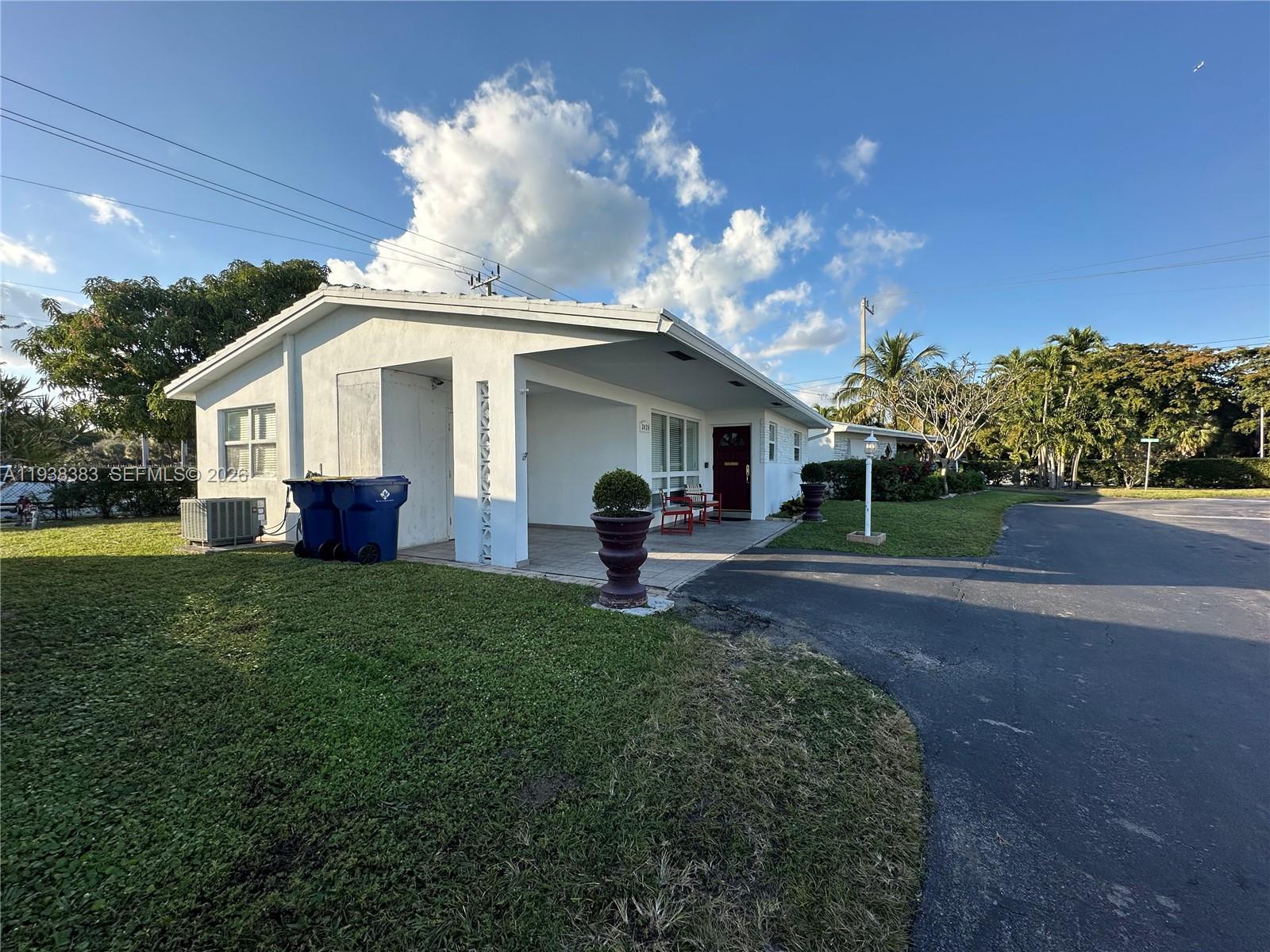 2420 Park Ln # 102, Hollywood FL 33021 photo 2