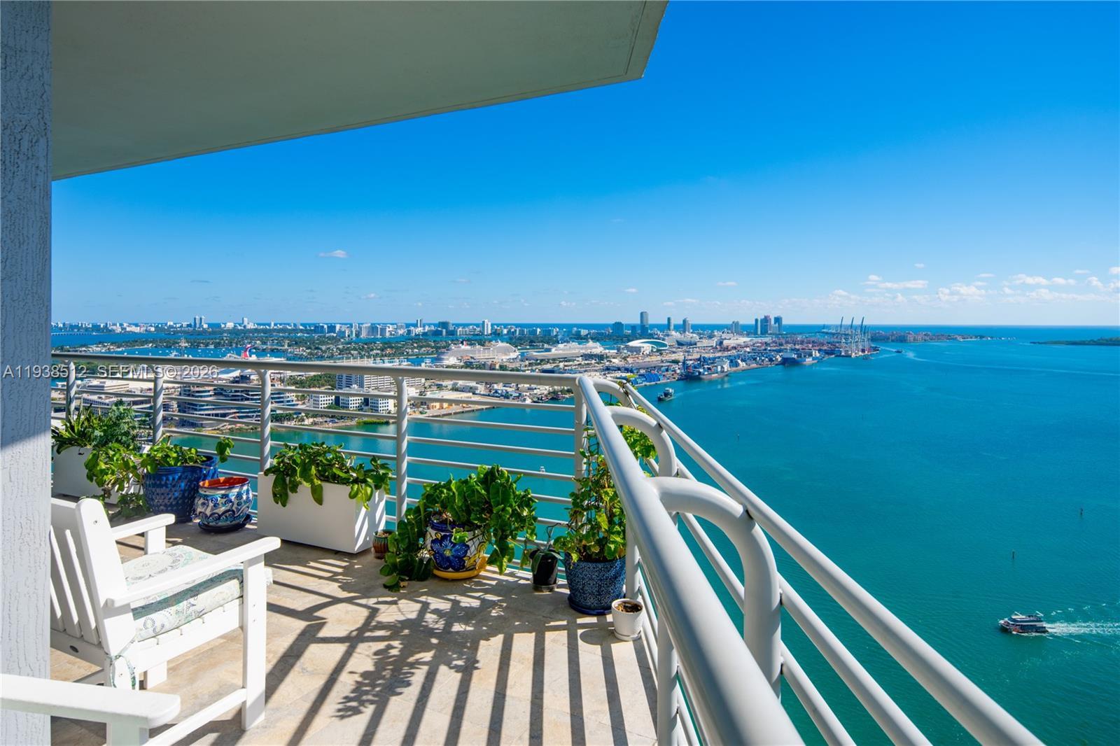 335 S Biscayne Blvd # 3909, Miami FL 33131 photo 2