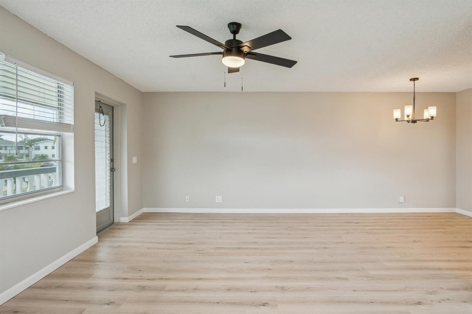 244 Camden J, West Palm Beach FL 33417 photo 4
