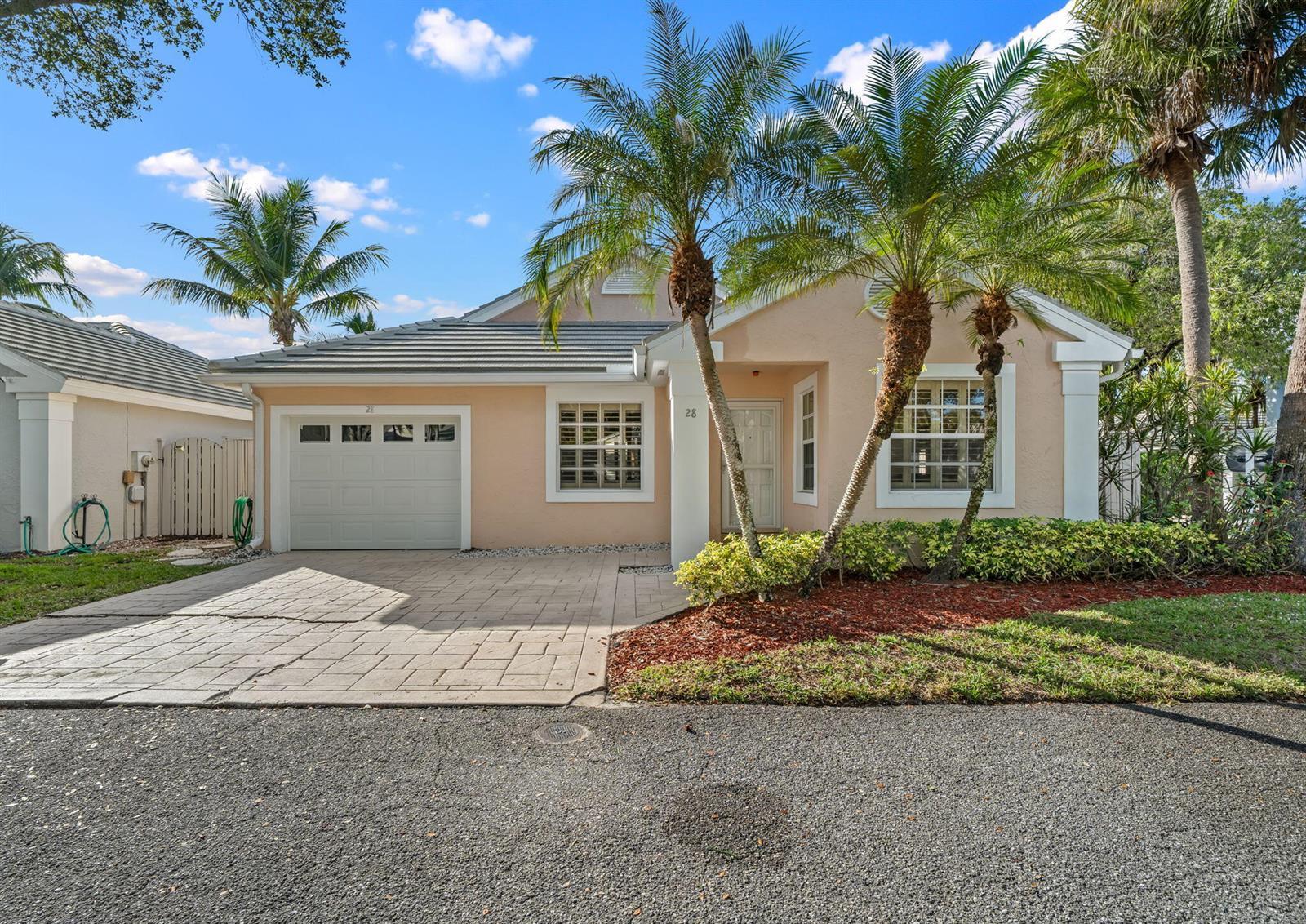 28 Governors Court, Palm Beach Gardens FL 33418 photo 2