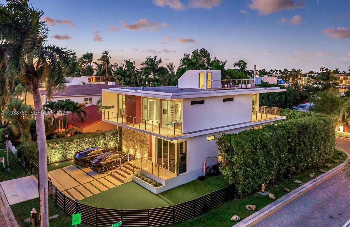 201 Palm Ave, Miami Beach FL 33139 photo 2