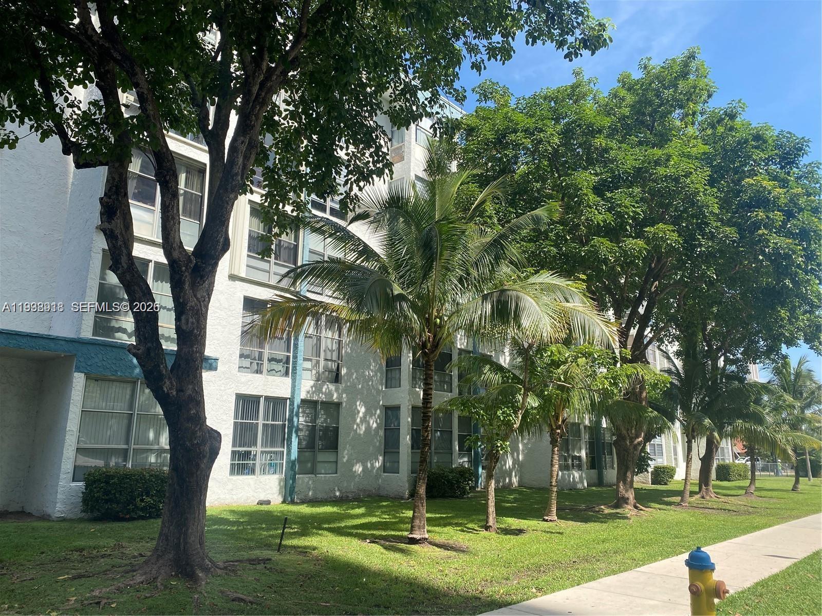 17620 Atlantic Blvd # 518, Sunny Isles Beach FL 33160 photo 2