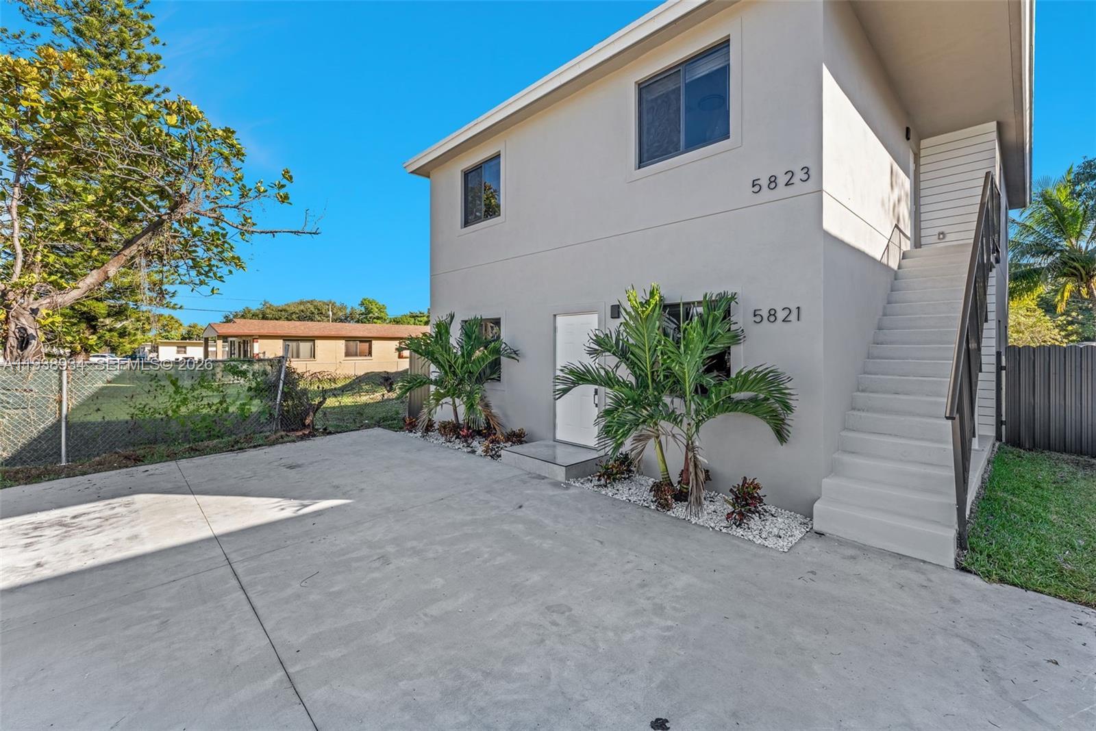 5821 NW 30th Ave, Miami FL 33142
