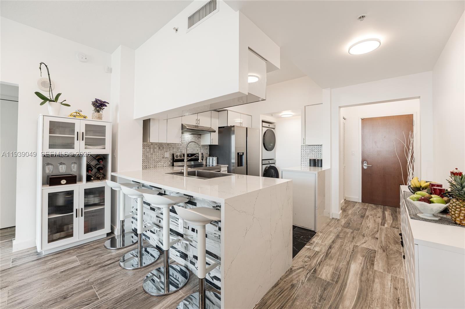 31 SE 5th St # 3918, Miami FL 33131 photo 5