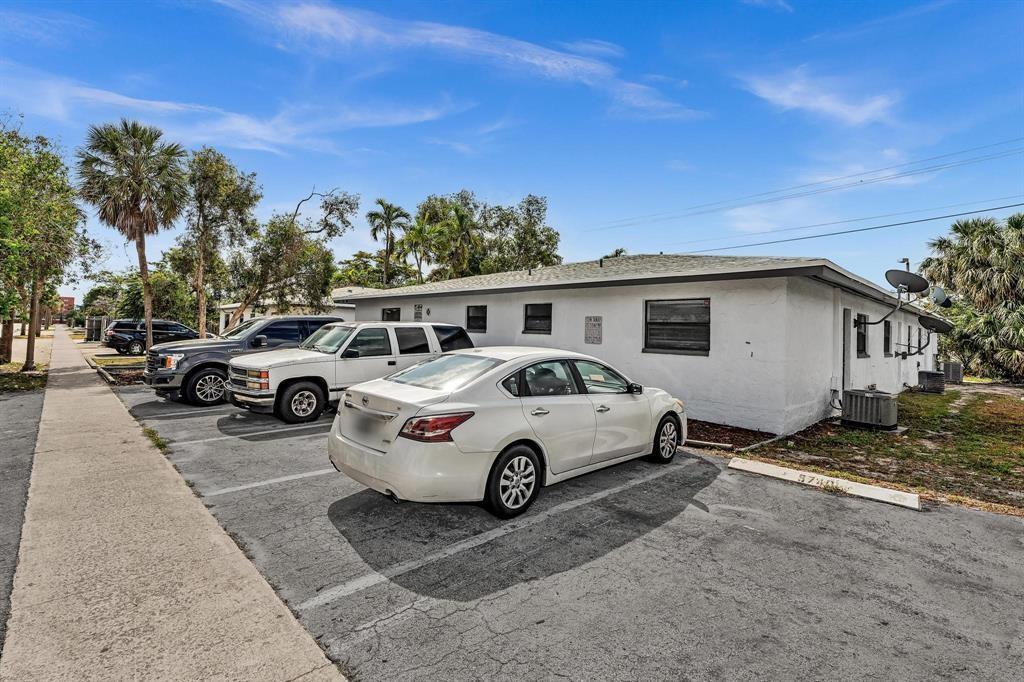 5748 NW 27th Court, Fort Lauderdale FL 33313 photo 5