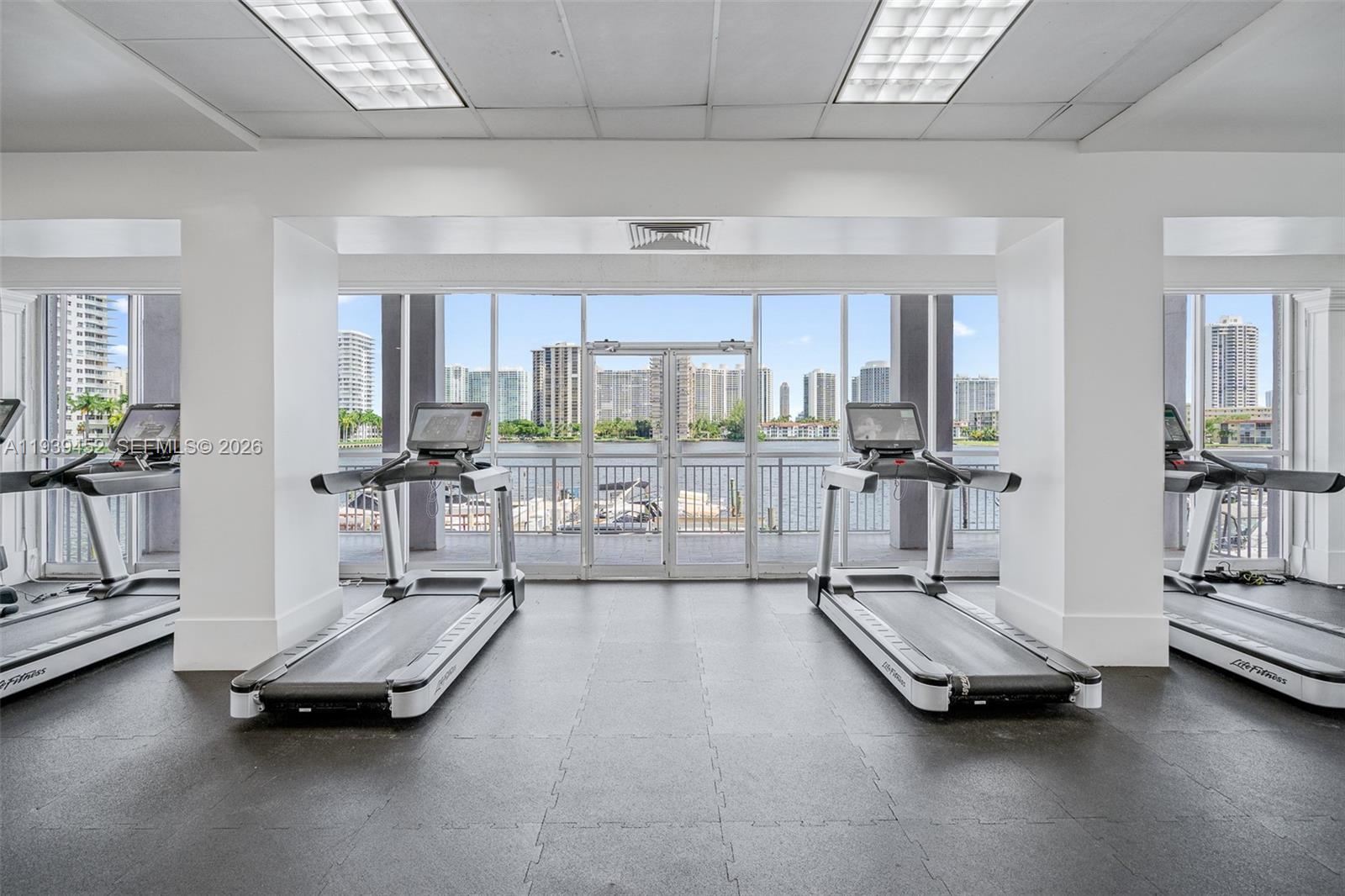 18021 Biscayne Blvd # 304, Aventura FL 33160 photo 2