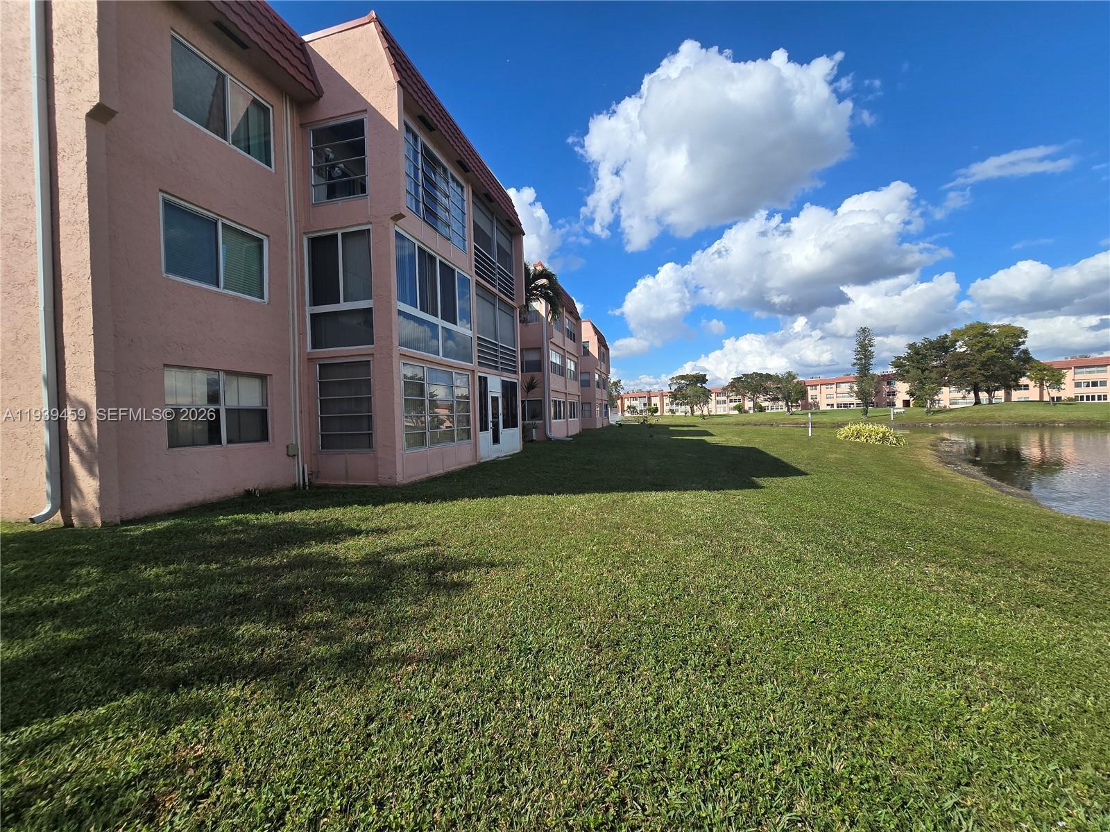 9441 Sunrise Lakes Blvd # 108, Sunrise FL 33322 photo 2
